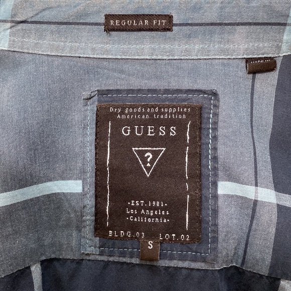Men’s Guess casual button down long sleeve shirt. Size small. - Picture 4 of 7